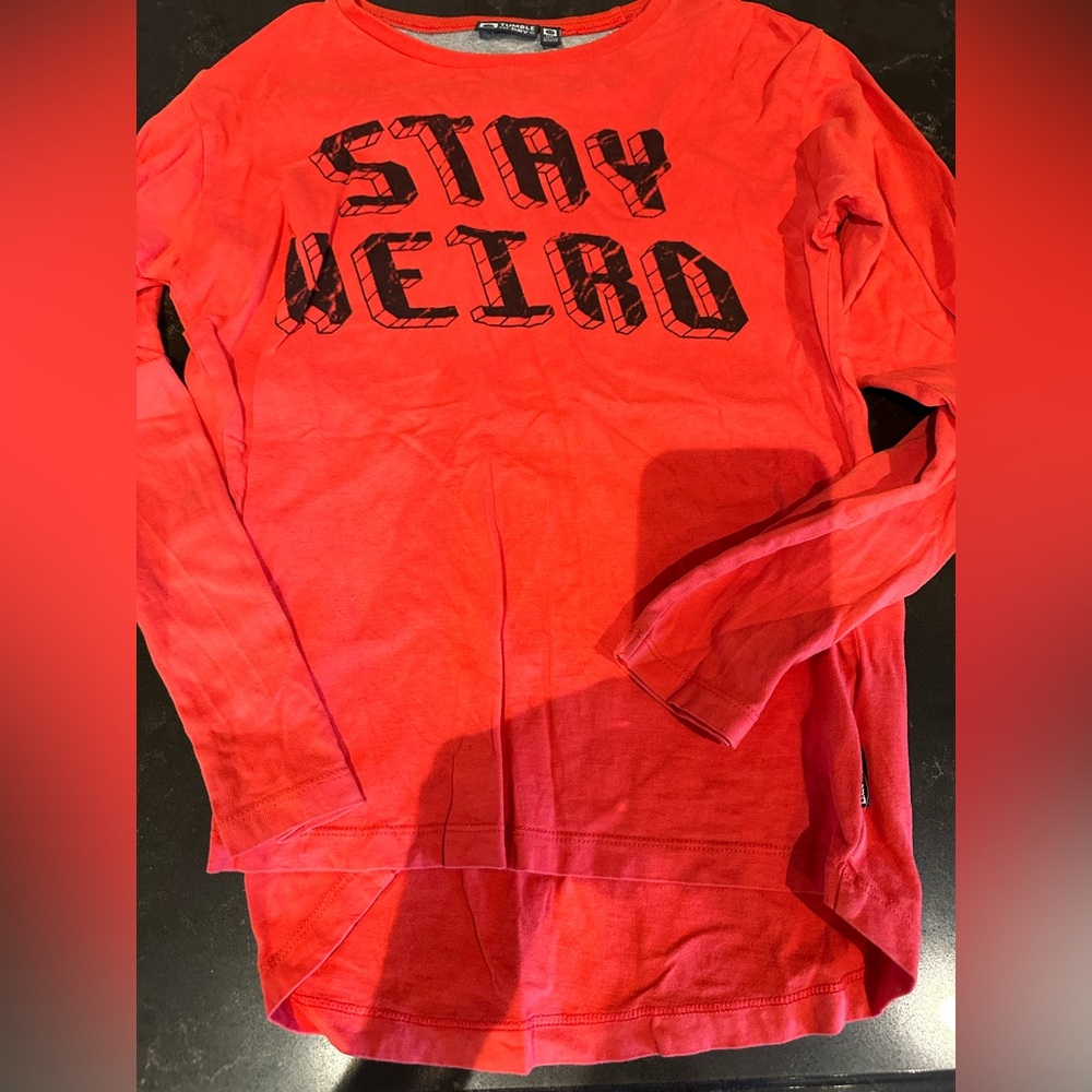 TUMBLE ‘N DRY Boys Size 8/10 Red & Black Long Sleeve Tee Shirt